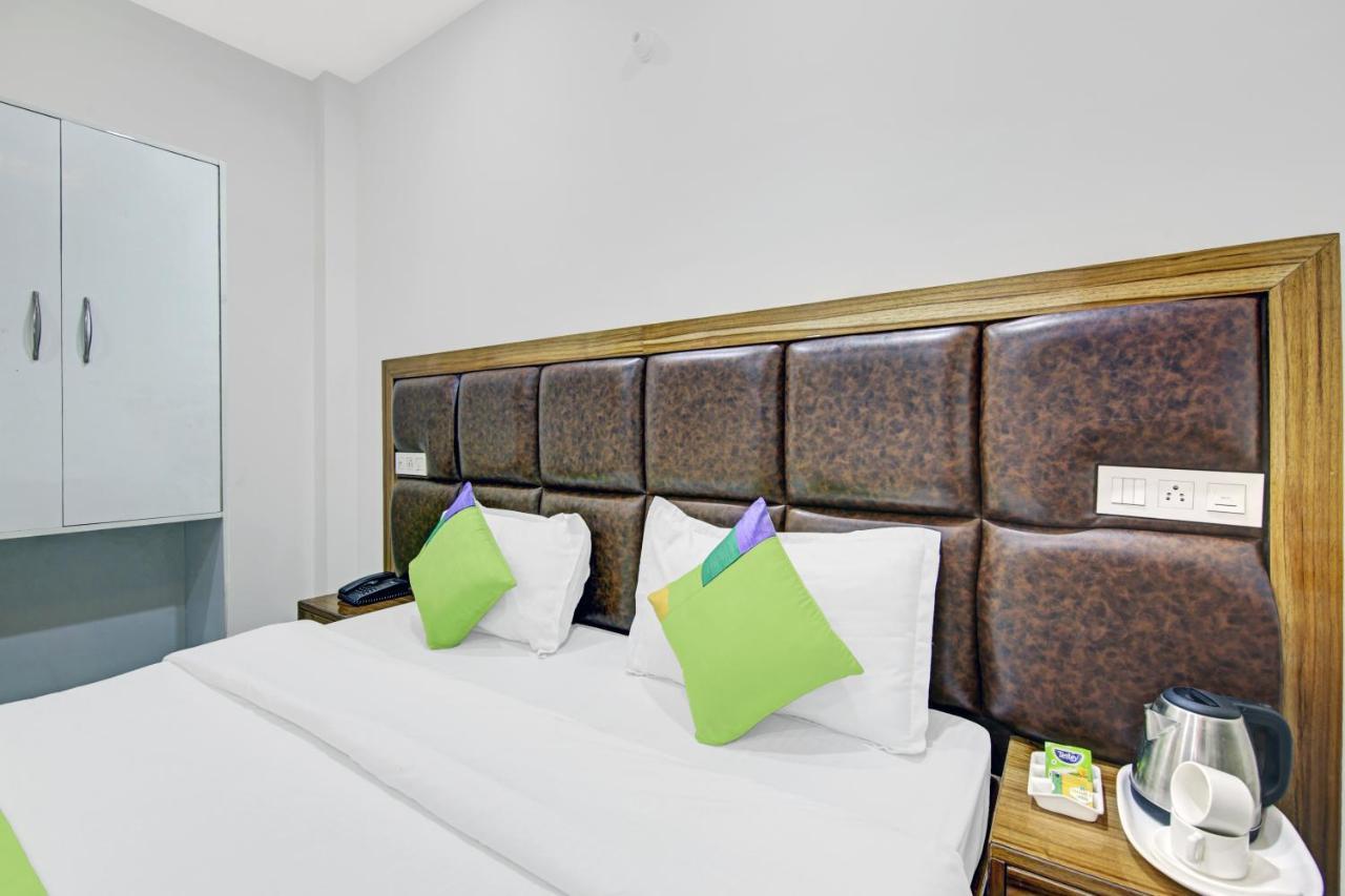 Treebo Royal Salute, Zirakpur Hotel Buitenkant foto