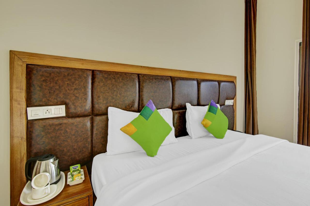 Treebo Royal Salute, Zirakpur Hotel Buitenkant foto