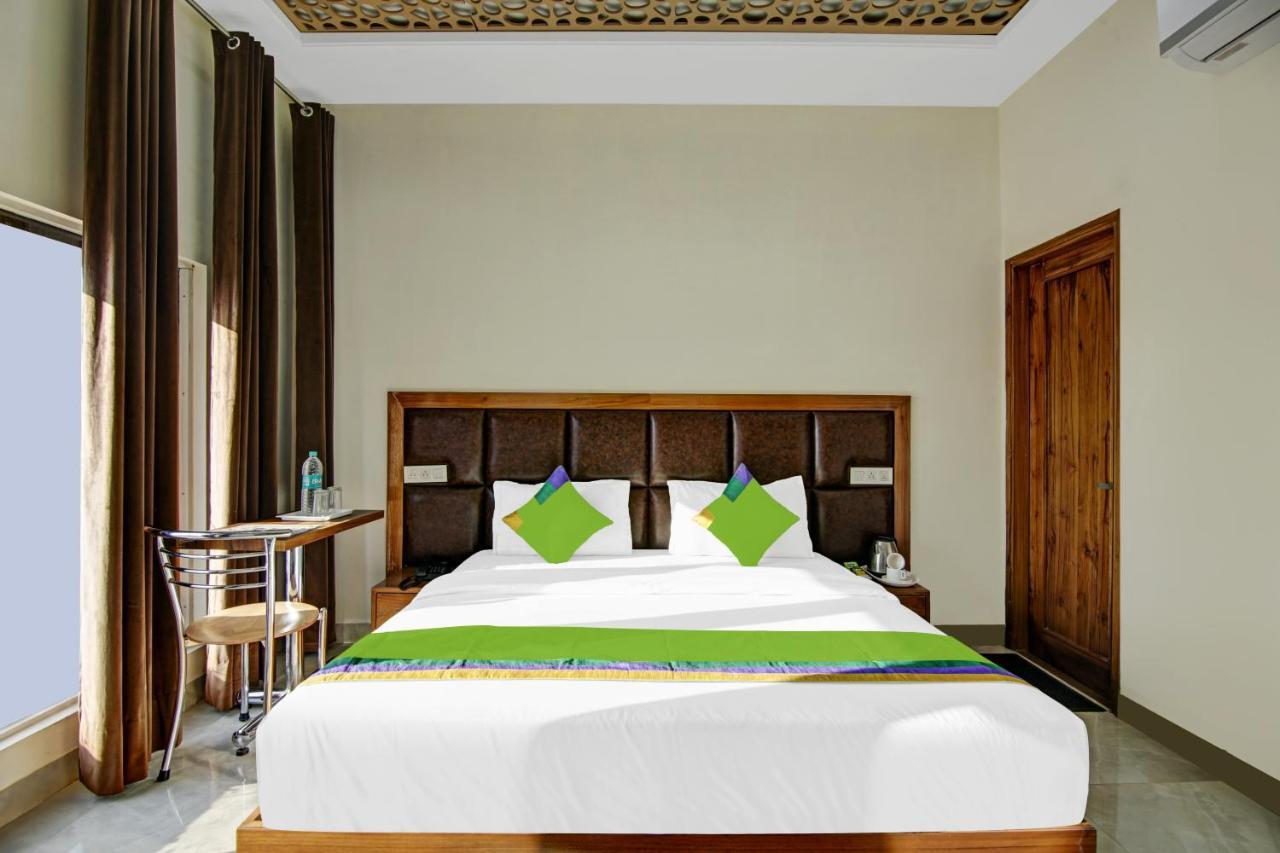 Treebo Royal Salute, Zirakpur Hotel Buitenkant foto